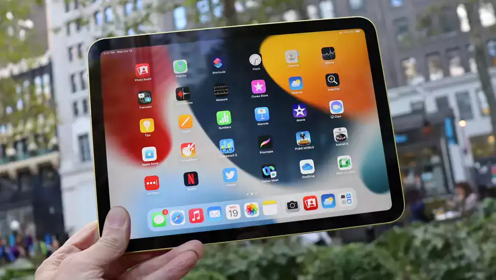 iPad 10.9 (2022) has a bigger screen surrounded by a consistent and thinner bezel