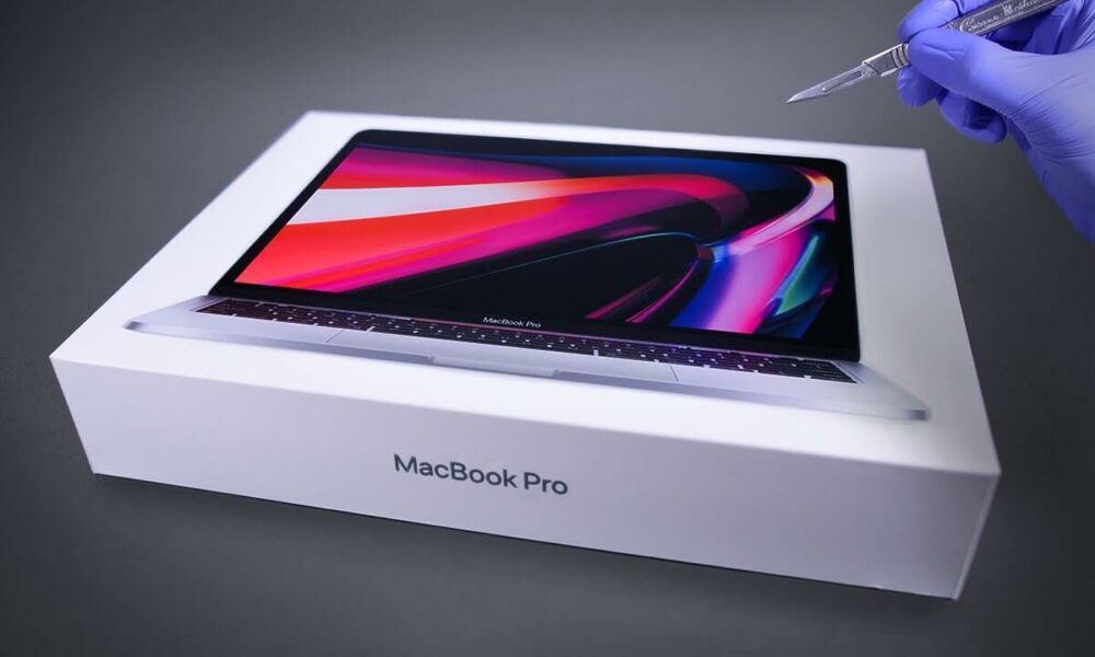 Apple MacBook Pro M1 Unboxing
