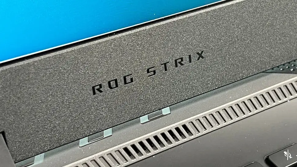 ASUS ROG STRIX SCAR 17 (2023) DESIGN