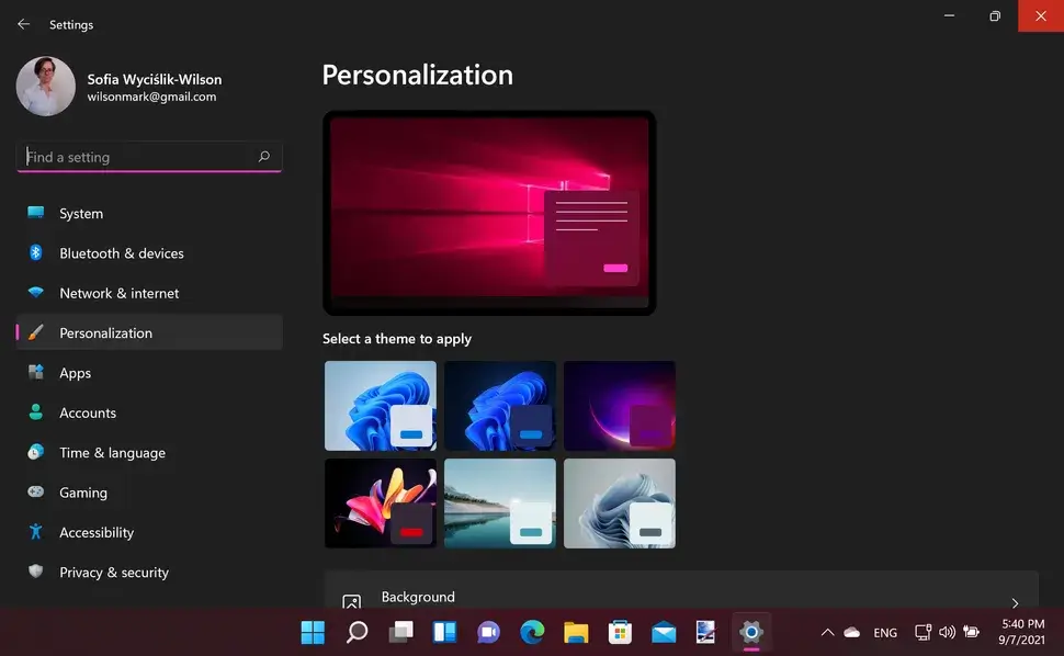 Add a personalized touch to Windows 11
