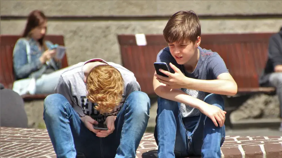 Generation Z angry that their parents insist on texting
