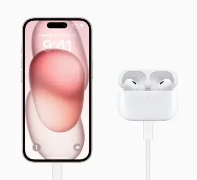 The iPhone 15 can charge small devices like AirPods