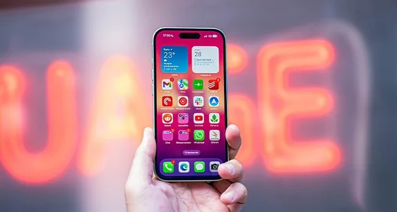 گوشی آیفون 15 معمولی