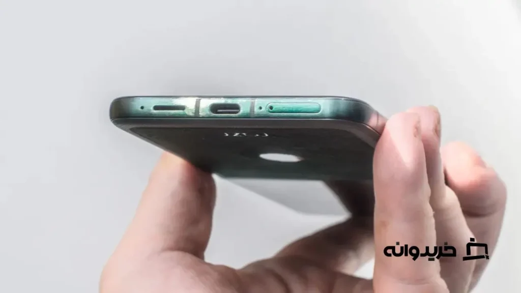 بررسی گوشی موتورولا ریزر اولترا 2025 17 Motorola Razr Ultra 2025 review Battery