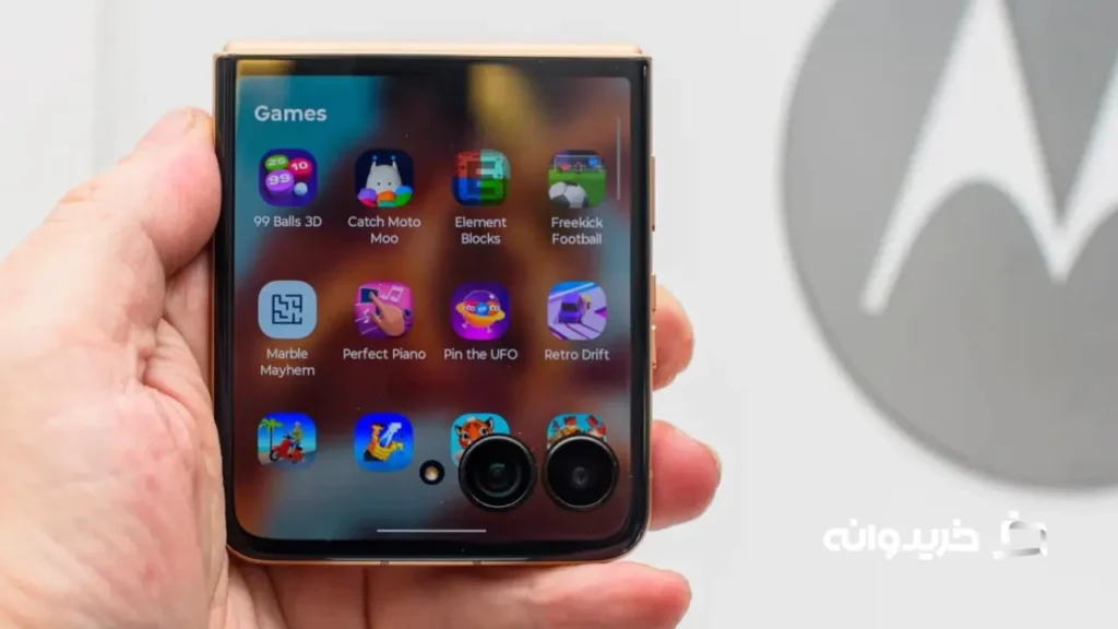 بررسی گوشی موتورولا ریزر اولترا 2025 11 Motorola Razr Ultra 2025 review Display