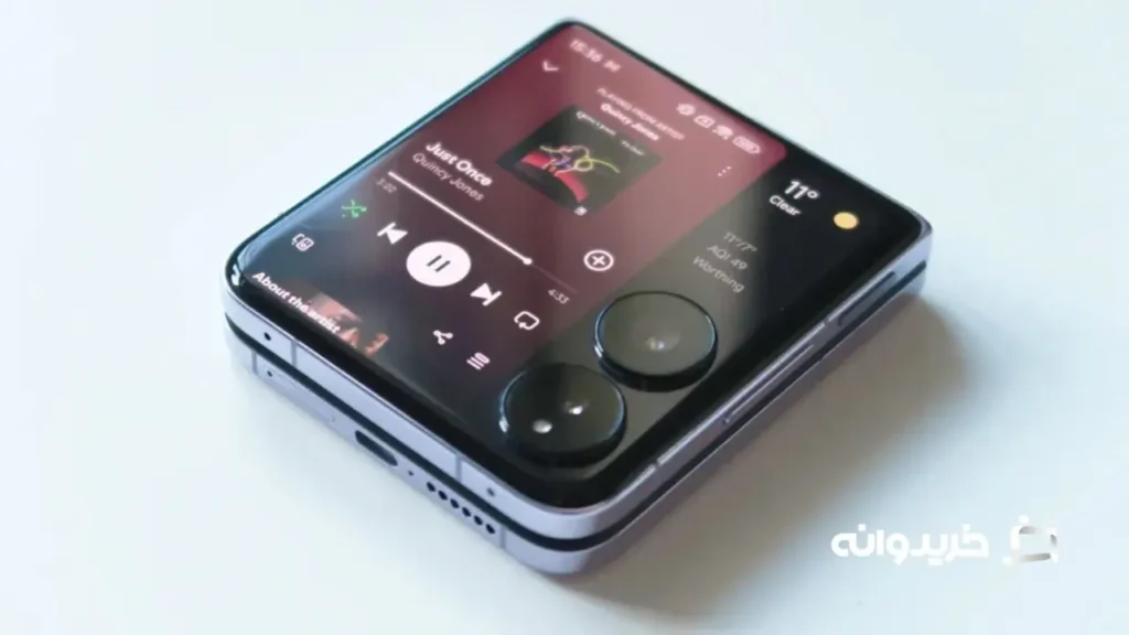 Apps are nicely formatted on the Mix Flip's outer screen
