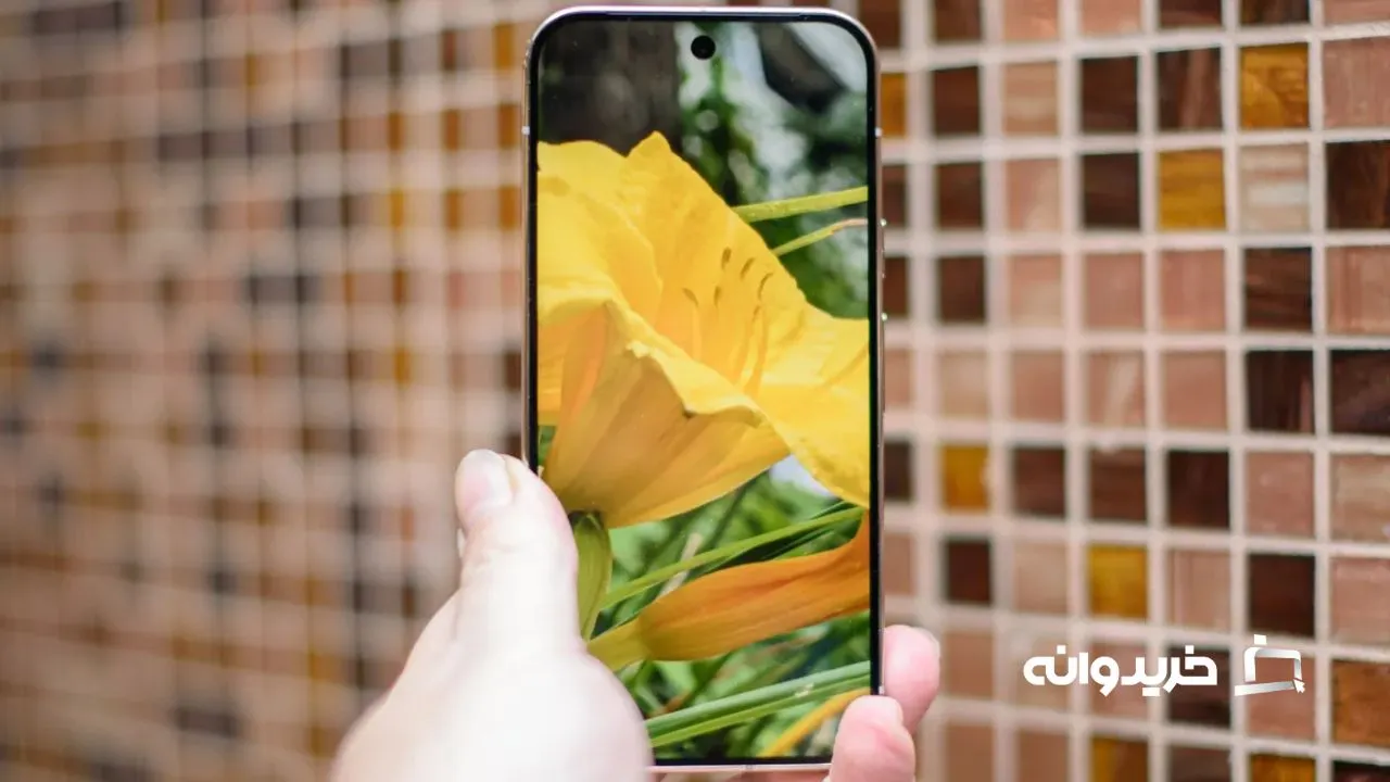 بررسی گوگل پیکسل ۱۰ پرو: نمایشگر