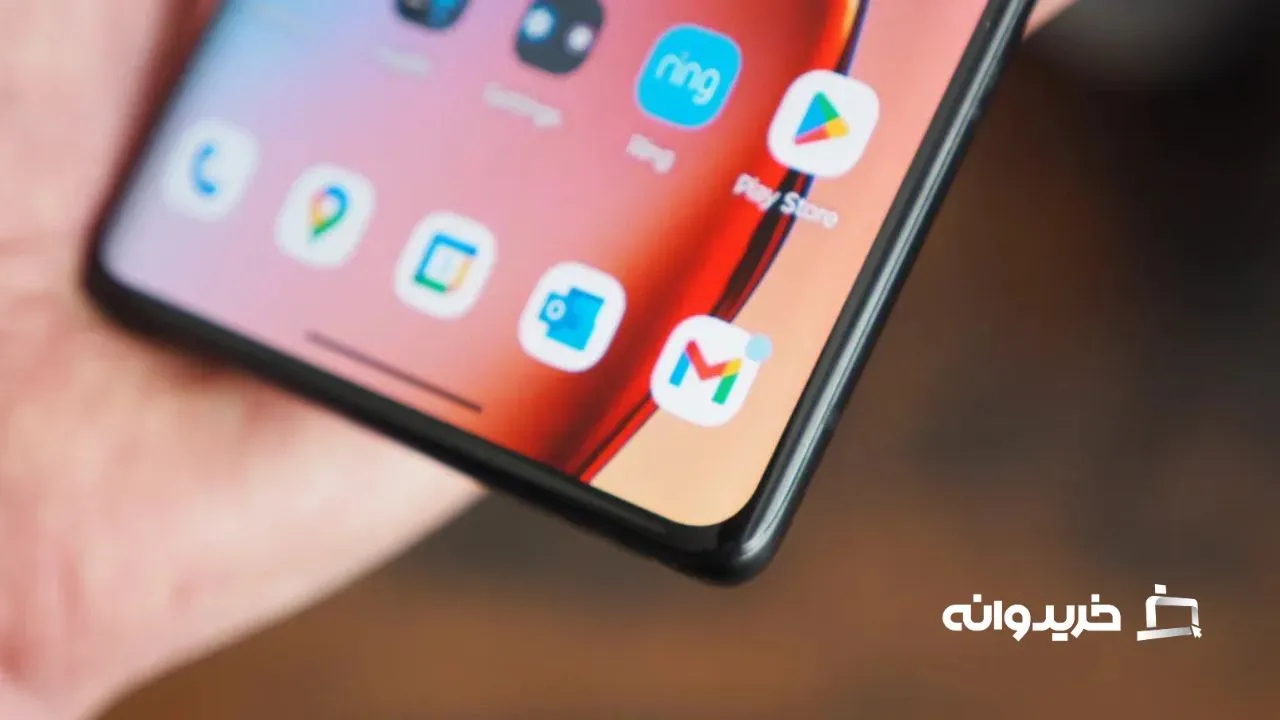 بررسی موتورولا اج ۴۰ پرو: طراحی و نمایشگر