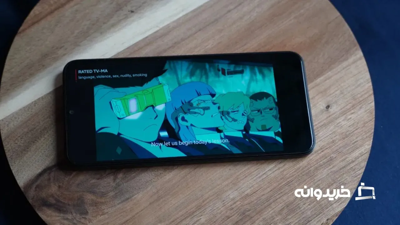 بررسی پوکو ام ۵: طراحی و صفحه نمایش