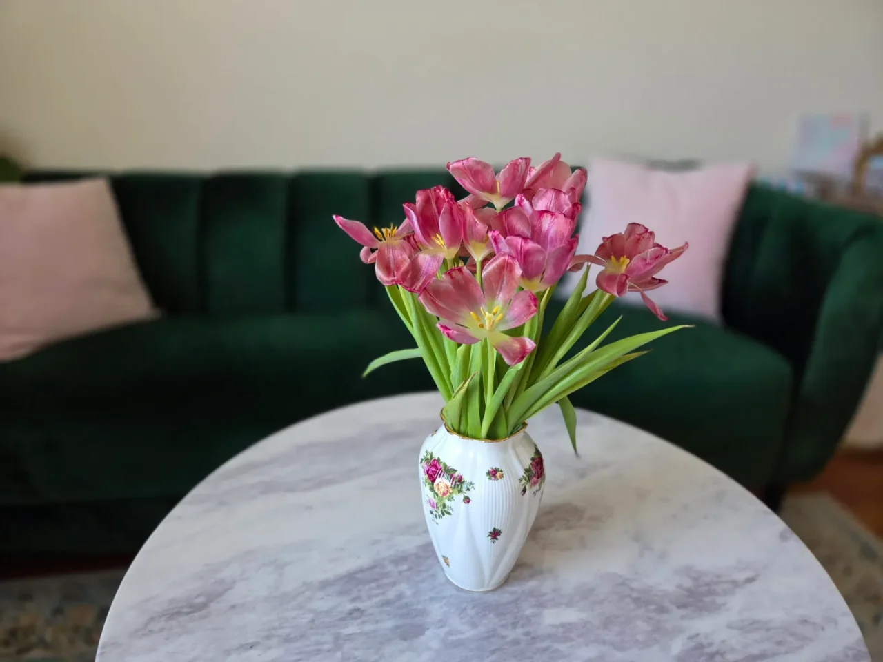 این گل‌های پژمرده ممکن است خیلی بکر به نظر نرسند، اما حداقل کل عکس که این‌طور به نظر می‌رسد.