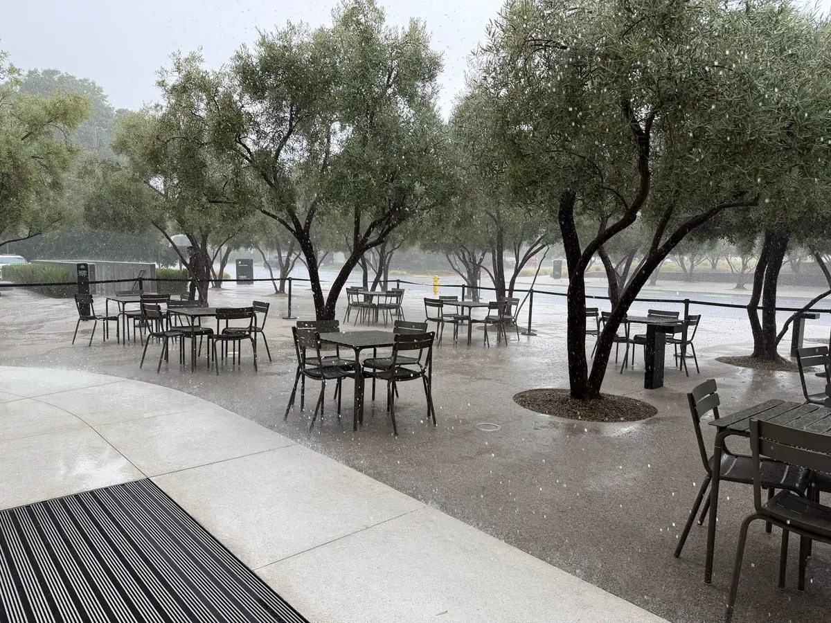 بررسی اپل آیفون ۱۷ پرو: دوربین‌ها