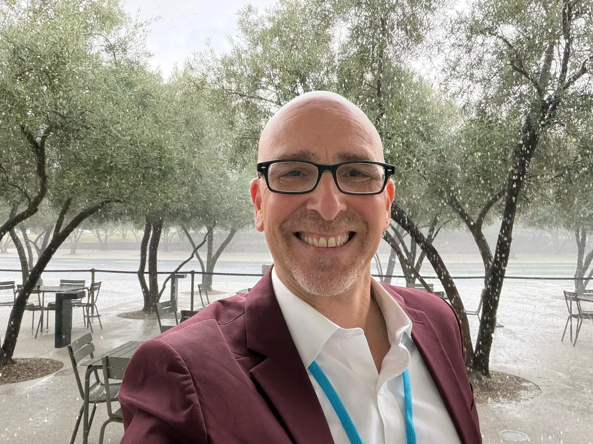 بررسی اپل آیفون ۱۷ پرو: دوربین‌ها