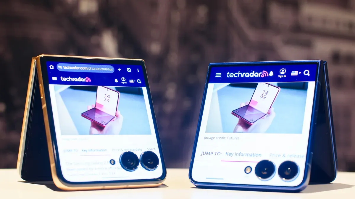 سامسونگ گلکسی زد فلیپ 7 در مقابل موتورولا ریزر اولترا 2025