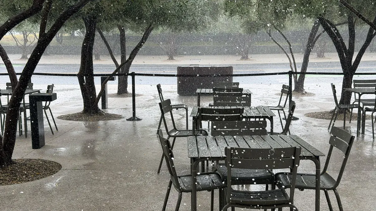 بررسی اپل آیفون ۱۷ پرو مکس: دوربین‌ها