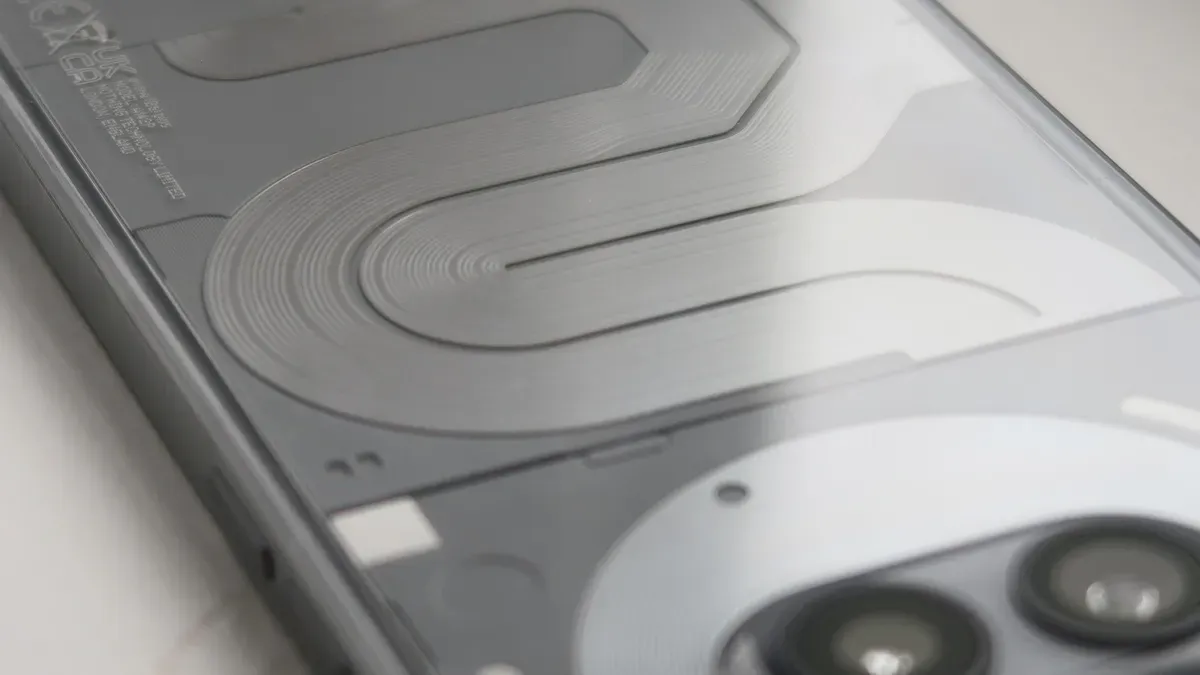 مدار براق Nothing Phone 2a Plus