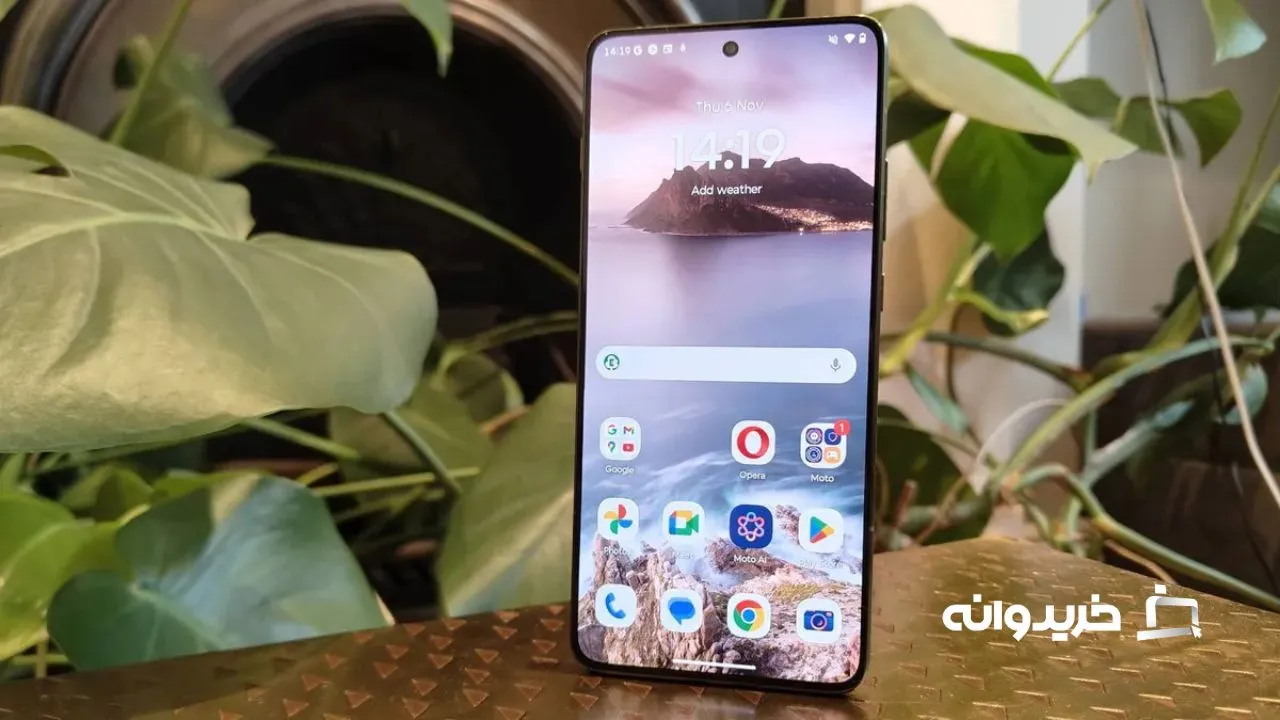 بررسی موتورولا اج ۷۰: نمایشگر