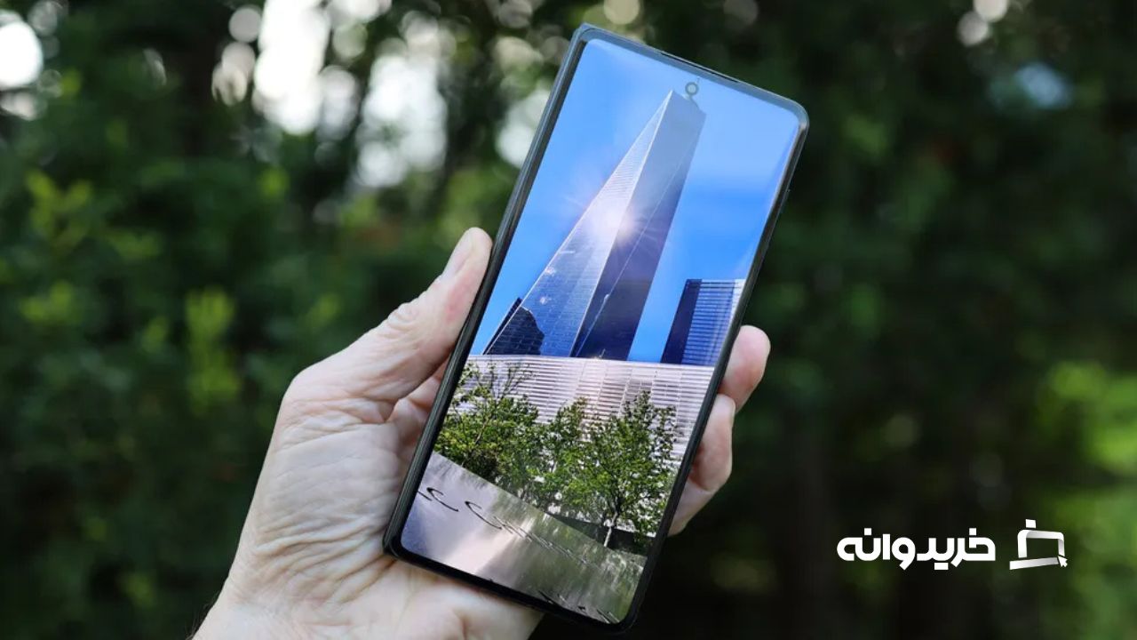 Motorola Razr Fold review Displays